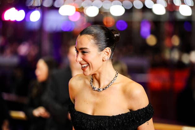 Berlinale Berlinale, 76 Berlin International Film Festival 2026 Photo Call red Carpet ROSEBUSH PRUNING Dua Lipa on the Red Carpet Berlinale, 76 Berlin International Film Festival 2026, 14 02 2026 Press Photo Roger Buerke Copyright: xEibner-Pressefoto RogerxBuerkex EP_RBE