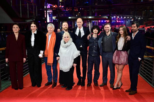 Juliette Binoche, Tom Courtenay, Tristan Goligher, Anna Calder Marshall, Lance Hammer, guest, Steven Cree, Florence Hunt and Adolpho Veloso attend the Queen At Sea premiere during the 76th Berlinale International Film Festival Berlin at Berlinale Palast on February 17, 2026 in Berlin, Germany Romain Doucelin at the Queen at Sea premiere during the 76th Berlinale International Film Festival Berlin at Berlinale Palast on February 17, 2026 Romain Doucelin Bestimage The Queen At Sea premiere during the 76th Berlinale International Film Festival Berlin at Berlinale Palast on February 17, 2026 in Berlin, Germany Berlin Allemagne Copyright: xRomainxDoucelinx xBestimagexRomainxDoucelinx xBestimagex