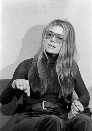RECORD DATE NOT STATED Gloria Steinem speaking at Syracuse University 1970 EDITORIAL USE ONLY  Copyright: xRonxShermanx
