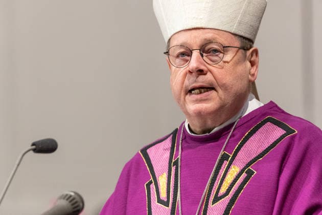 Wuerzburg, Burkardushaus, 23 02 2026, The German Bishops Conference 2026 Picture Chairman of the German Bishops Conference, Bishop Dr. Georg Baetzing holds the sermon at the opening service of the General Assembly in St. Kilians Cathedral in Wuerzburg Copyright: HMBxMedia xJulienxBecker