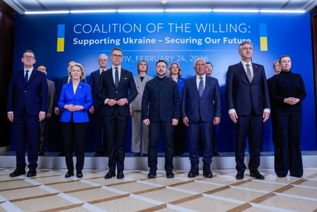 News Themen der Woche KW09 Statsministeren besoker Ukraina Kyiv, Ukraina 20260224. Sveriges statsminister Ulf Kristersson (f.v.), Latvias statsminister Silina Evika, Danmarks statsminister Mette Frederiksen, presidenten for Det europeiske rad Antonio Costa, Ukrainas forstedame Olena Zelenska, Ukrainas president Volodymyr Zelenskyj, Finlands president Alexander Stubb, europakommisjonens president Ursula von der Leyen, Estlands statsminister Kristen Michal, Islands statsminister Kristrun Frostadottir, Kroatias statsminister Andrej Plenkovic, Norges statsminister Jonas Ghar Store for et mote med koalisjonen av villige pa firearsdagen for den russiske invasjonen av Ukraina. Reisen skjer som en del av markeringen av at det er fire ar siden krigen startet. Copyright: xJavadxParsax xNTBx