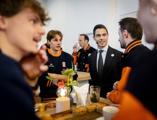 THE HAGUE Prime Minister Rob Jetten speaks with the athletes before a ceremony for the Olympic medal winners and their coaches in the Glass Hall. ANP REMKO DE WAAL netherlands out - belgium out  Copyright: xx x551627253x originalFilename: 551627253