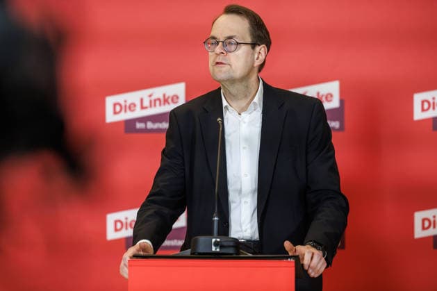 Statement Die Linke Soeren Pellmann Die Linke at a statement on 24 02 26 in Berlin Berlin Berlin Germany Reichstag
