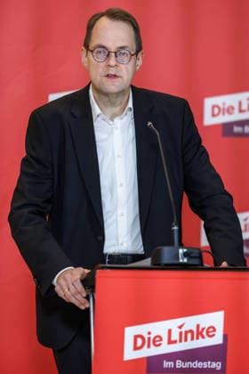Statement Die Linke Soeren Pellmann Die Linke at a statement on 24 02 26 in Berlin Berlin Berlin Germany Reichstag
