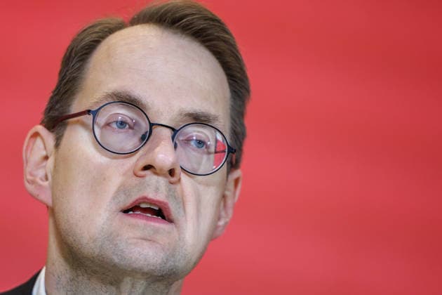 Statement Die Linke Soeren Pellmann Die Linke at a statement on 24 02 26 in Berlin Berlin Berlin Germany Reichstag