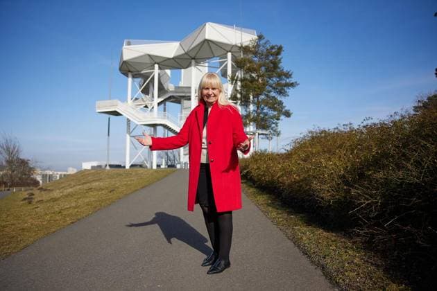 Photo session favorite place with Iris Spranger FOR EDITORIAL PURPOSES ONLY EDITORIAL USE ONLY p Iris Spranger SPD , Senator of the Interior, shows her favorite place, the Wolkenhain in Berlin Marzahn Germany Berlin Berlin Copyright JoergxCarstensen Copyright: JoergxCarstensen doc84q7ty03s2br87yfu52 ,EDITORIAL USE ONLY Copyright: JoergxCarstensen
