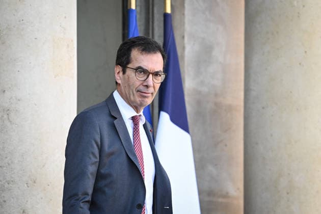 Council of Ministers at the Elysee Palace FA French Minister of Labour and Solidarities Jean-Pierre Farandou exits the Elysee Palace after the Council of Ministers in Paris, on February 25, 2026. Photo by Firas Abdullah ABACAPRESS.COM Paris Île-de-France France  Copyright: xAbdullahxFiras ABACAx