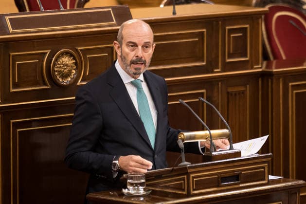 The King attends the presentation of the book El Rey by Manuel García Pelayo The President of the Senate, Pedro Rollán, during the presentation of the book El Rey by Manuel García Pelayo, in the Senate, on February 25, 2026, in Madrid Spain The presentation of the book El Rey, by Manuel García Pelayo, coincides with the commemoration of the 35th anniversary of the death of the author 25 FEBRUARY 2026 BOOK PRESENTATION Diego Radamé Madrid Madrid Madrid Spain  Copyright: xDiegoxRadamÃ sx 7320617
