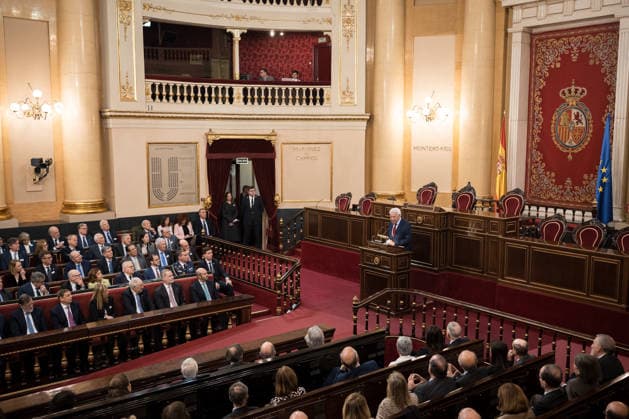 The King attends the presentation of the book El Rey by Manuel García Pelayo Former Prime Minister Felipe González, during the presentation of the book El Rey by Manuel García Pelayo, at the Senate, on February 25, 2026, in Madrid Spain The presentation of the book El Rey, by Manuel García Pelayo, coincides with the commemoration of the 35th anniversary of the death of the author 25 FEBRUARY 2026 BOOK PRESENTATION Diego Radamé Madrid Madrid Madrid Spain  Copyright: xDiegoxRadamÃ sx 7320650