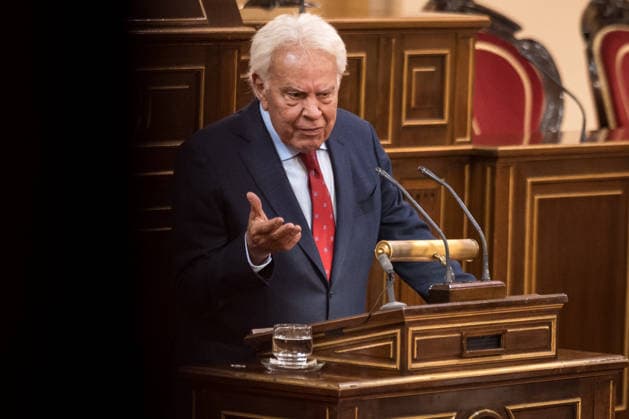 The King attends the presentation of the book El Rey by Manuel García Pelayo Former Prime Minister Felipe González, during the presentation of the book El Rey by Manuel García Pelayo, at the Senate, on February 25, 2026, in Madrid Spain The presentation of the book El Rey, by Manuel García Pelayo, coincides with the commemoration of the 35th anniversary of the death of the author 25 FEBRUARY 2026 BOOK PRESENTATION Diego Radamé Madrid Madrid Madrid Spain  Copyright: xDiegoxRadamÃ sx 7320648