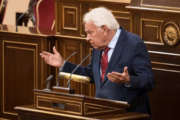The King attends the presentation of the book El Rey by Manuel García Pelayo Former Prime Minister Felipe González, during the presentation of the book El Rey by Manuel García Pelayo, at the Senate, on February 25, 2026, in Madrid Spain The presentation of the book El Rey, by Manuel García Pelayo, coincides with the commemoration of the 35th anniversary of the death of the author 25 FEBRUARY 2026 BOOK PRESENTATION Diego Radamé Madrid Madrid Madrid Spain  Copyright: xDiegoxRadamÃ sx 7320649
