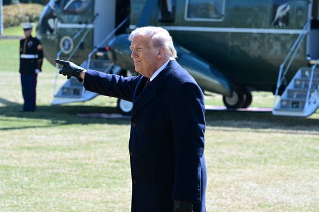 President Donald Trump Speaks To Reporters At The White House (NEW) President Donald Trump speaks to reporters prior to departing the White House. February 27, 2026, Washington, D.C., USA: Trump admits he is not fully satisfied with Iran and believes it would be ideal for them to negotiate in good faith. Trump expresses his displeasure with Iran s stance in the nuclear negotiations and warns that there is still no decision on a possible attack. Mandatory Credit: Kyle Mazza TheNews2 (Foto: Kyle Mazza Thenews2 imago images) President Donald Trump Speaks To Reporters At The White House  Copyright: xKylexMazzax