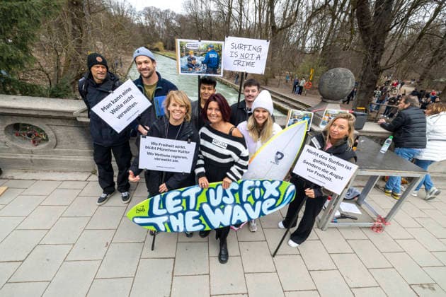 Surfers organize a demo for the Eisbachwelle , Protest event runs under the motto Verschleppt, Vertagt, Verhindert Save Munich Culture against administrative madness in Munich Date 01 03 2026