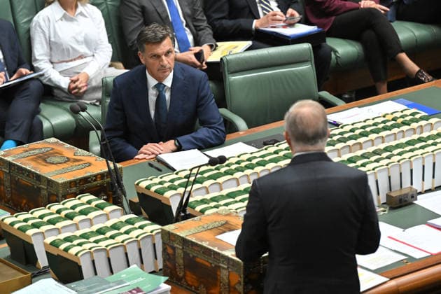 QUESTION TIME, Leader of the Opposition Angus Taylor and Prime Minister Anthony Albanese during Question Time in the House of Representatives at Parliament House in Canberra, Monday, March 2, 2026. ( NO ARCHIVING CANBERRA AUSTRALIAN CAPITAL TERRITORY AUSTRALIA  Copyright: xMICKxTSIKASx 20260302124879168864