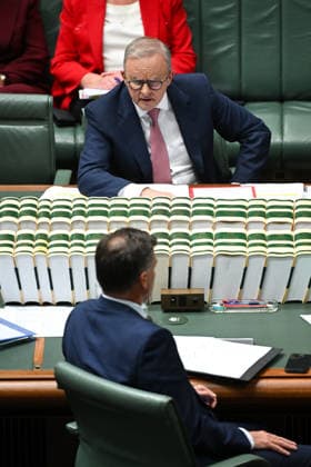 QUESTION TIME, Australian Prime Minister Anthony Albanese reacts during Question Time in the House of Representatives at Parliament House in Canberra, Tuesday, March 3, 2026. ( NO ARCHIVING CANBERRA AUSTRALIAN CAPITAL TERRITORY AUSTRALIA  Copyright: xLUKASxCOCHx 20260303124399628325