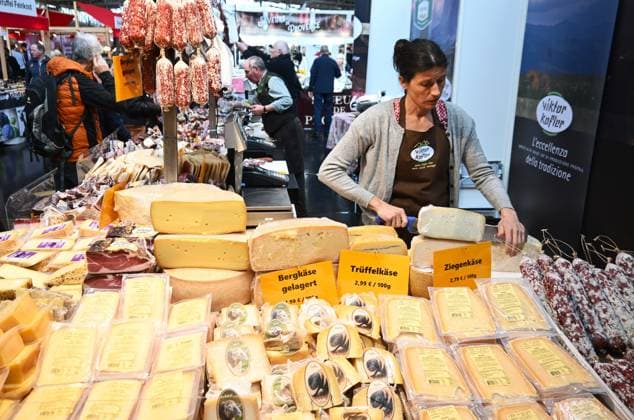 International Craft Fair at the Messe München exhibition center, as well as Craft and Design, Food and Life Photo In Hall B3 Food and Life there are also cheese and sausage products