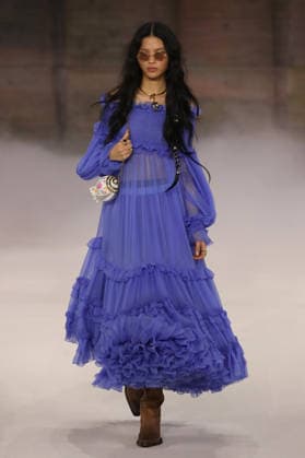 PFW - Chloe Runway A model walks the runway during the Chloe Womenswear Fall Winter 2026-2027 show as part of Paris Fashion Week on March 04, 2026 in Paris, France. Photo by Alain Gil Gonzalez ABACAPRESS.COM Paris France  Copyright: xGonzalezxAlain-Gil ABACAx