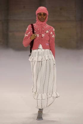 PFW - Chloe Runway A model walks the runway during the Chloe Womenswear Fall Winter 2026-2027 show as part of Paris Fashion Week on March 04, 2026 in Paris, France. Photo by Alain Gil Gonzalez ABACAPRESS.COM Paris France  Copyright: xGonzalezxAlain-Gil ABACAx
