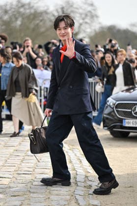 PFW Loewe Outside Arrivals Guest arriving at the Loewe show during Fashion Week in Paris, France on March 6, 2026. Photo by Julien Reynaud APS-Medias ABACAPRESS.COM Paris France Copyright: xReynaudxJulien APS-Medias ABACAx