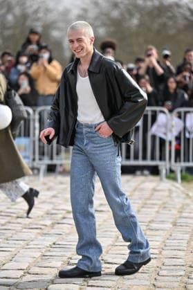 PFW Loewe Outside Arrivals Guest arriving at the Loewe show during Fashion Week in Paris, France on March 6, 2026. Photo by Julien Reynaud APS-Medias ABACAPRESS.COM Paris France Copyright: xReynaudxJulien APS-Medias ABACAx
