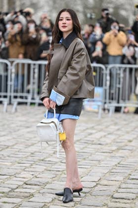 PFW Loewe Outside Arrivals Guest arriving at the Loewe show during Fashion Week in Paris, France on March 6, 2026. Photo by Julien Reynaud APS-Medias ABACAPRESS.COM Paris France Copyright: xReynaudxJulien APS-Medias ABACAx
