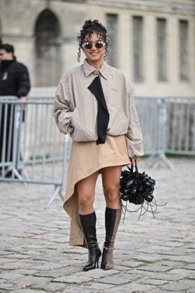 PFW Loewe Outside Arrivals Guest arriving at the Loewe show during Fashion Week in Paris, France on March 6, 2026. Photo by Julien Reynaud APS-Medias ABACAPRESS.COM Paris France Copyright: xReynaudxJulien APS-Medias ABACAx