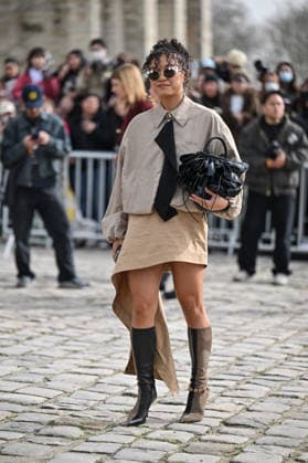 PFW Loewe Outside Arrivals Guest arriving at the Loewe show during Fashion Week in Paris, France on March 6, 2026. Photo by Julien Reynaud APS-Medias ABACAPRESS.COM Paris France Copyright: xReynaudxJulien APS-Medias ABACAx