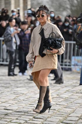 PFW Loewe Outside Arrivals Guest arriving at the Loewe show during Fashion Week in Paris, France on March 6, 2026. Photo by Julien Reynaud APS-Medias ABACAPRESS.COM Paris France Copyright: xReynaudxJulien APS-Medias ABACAx