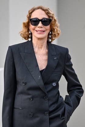 PFW Givenchy Outside Arrivals Marisa Berenson arriving at the Givenchy show during Fashion Week in Paris, France on March 6, 2026. Photo by Julien Reynaud APS-Medias ABACAPRESS.COM Paris France Copyright: xReynaudxJulien APS-Medias ABACAx