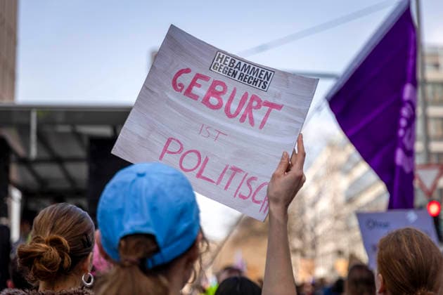 Demonstration on Womens Day in Berlin Poster, Midwives, Birth is feminist 08 03 2026 Berlin Germany Copyright: xYonaxElsnerx