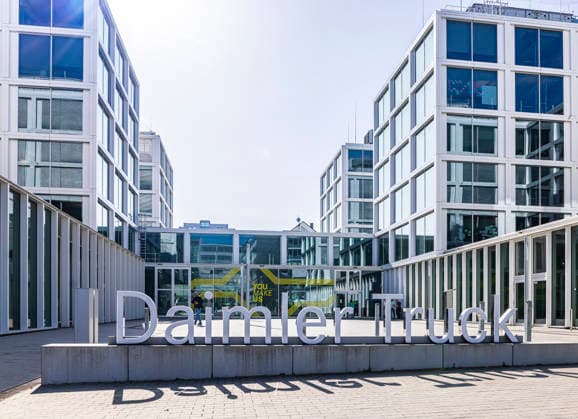 Daimler Truck Headquarters of Daimler Truck AG in Leinfelden Echterdingen The Daimler Truck Campus combines key administrative areas from sales and controlling to human resources under one roof 05 03 2026, Stuttgart, Baden Württemberg, Germany