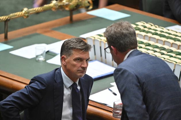 QUESTION TIME, Leader of the Opposition Angus Taylor and Shadow Minister for Energy Dan Tehan during Question Time in the House of Representatives at Parliament House in Canberra, Thursday, March 12, 2026. ( NO ARCHIVING CANBERRA AUSTRALIAN CAPITAL TERRITORY AUSTRALIA  Copyright: xMICKxTSIKASx 20260312175994327526