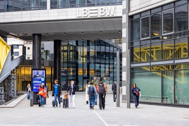 Long distances for travelers Construction work at Stuttgart Central Station means passengers have to take long detours Critics mock the long-distance footpath at the station It runs through the LBBW bank building 13 03 2026, Stuttgart, Baden Württemberg, Germany