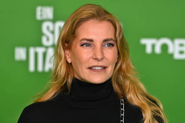 Giulia SIEGEL, single picture,cropped single motif,portrait,portrait premiere A SUMMER IN ITALY World Cup 1990 on 16 03 20226 at the Mathaeser Cinema in Munich Red Carpet,Red Carpet