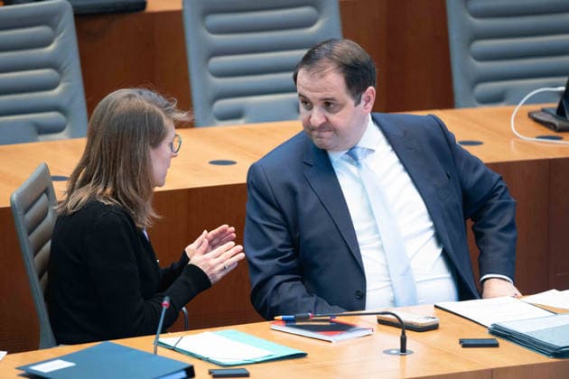 v l Verena SCHAEFFER, Schäffer, Minister for Children, Youth, Family, Equality, Flight and Integration of the State of North Rhine-Westphalia Nathanael LIMINSKI, Head of the State Chancellery of North Rhine-Westphalia, 118 Session of the State Parliament of North Rhine-Westphalia, in the State Parliament of North Rhine-Westphalia NRW, Duesseldorf on 18 03 2026,