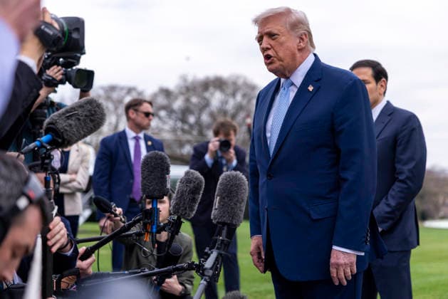 US President Donald J. Trump departs the White House to spend the weekend at Mar-a-Lago United States President Donald J Trump, with US Secretary of State Marco Rubio, responds to a question from the news media as they prepare to board Marine One on the South Lawn of the White House in Washington, DC, USA, 20 March 2026. The President is scheduled to spend the weekend at his Mar-a-Lago Resort in Palm Beach, Florida. Credit: CNP AdMedia Washington District of Columbia United States of America EDITORIAL USE ONLY  Copyright: xx CNPx xAdMediax admphotostwo976628