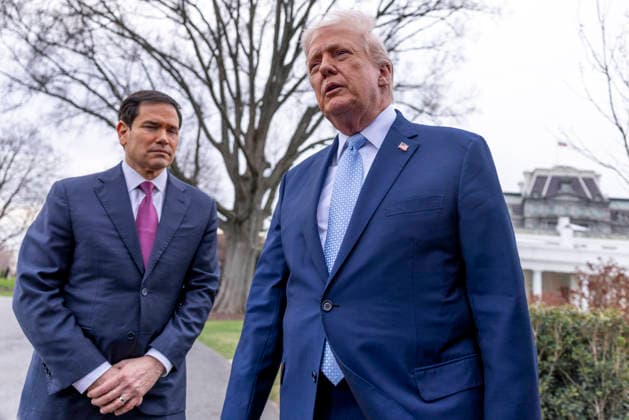 US President Donald J. Trump departs the White House to spend the weekend at Mar-a-Lago United States President Donald J Trump, with US Secretary of State Marco Rubio, responds to a question from the news media as they prepare to board Marine One on the South Lawn of the White House in Washington, DC, USA, 20 March 2026. The President is scheduled to spend the weekend at his Mar-a-Lago Resort in Palm Beach, Florida. Credit: CNP AdMedia Washington District of Columbia United States of America EDITORIAL USE ONLY  Copyright: xx CNPx xAdMediax admphotostwo976632