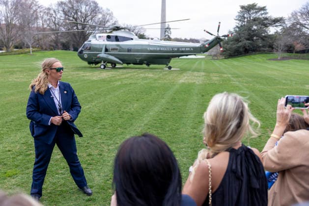 US President Donald J. Trump departs the White House to spend the weekend at Mar-a-Lago Marine One, with United States President Donald J Trump, and US Secretary of State Marco Rubio aboard, prepares to take-off on the South Lawn of the White House in Washington, DC, USA, 20 March 2026. The President is scheduled to spend the weekend at his Mar-a-Lago Resort in Palm Beach, Florida. Credit: CNP AdMedia Washington District of Columbia United States of America EDITORIAL USE ONLY  Copyright: xx CNPx xAdMediax admphotostwo976633