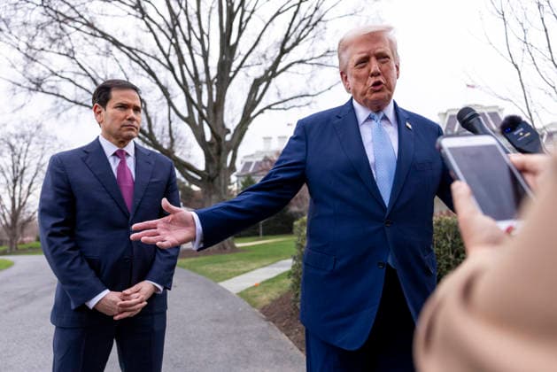 US President Donald J. Trump departs the White House to spend the weekend at Mar-a-Lago United States President Donald J Trump, with US Secretary of State Marco Rubio, responds to a question from the news media as he walks to board Marine One on the South Lawn of the White House in Washington, DC, USA, 20 March 2026. The President is scheduled to spend the weekend at his Mar-a-Lago Resort in Palm Beach, Florida. Credit: CNP AdMedia Washington District of Columbia United States of America EDITORIAL USE ONLY  Copyright: xx CNPx xAdMediax admphotostwo976640