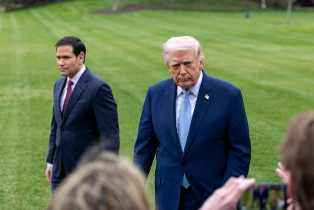 US President Donald J. Trump departs the White House to spend the weekend at Mar-a-Lago United States President Donald J Trump, with US Secretary of State Marco Rubio, responds to a question from the news media as they prepare to board Marine One on the South Lawn of the White House in Washington, DC, USA, 20 March 2026. The President is scheduled to spend the weekend at his Mar-a-Lago Resort in Palm Beach, Florida. Credit: CNP AdMedia Washington District of Columbia United States of America EDITORIAL USE ONLY  Copyright: xx CNPx xAdMediax admphotostwo976647