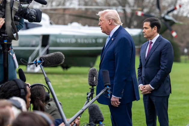 US President Donald J. Trump departs the White House to spend the weekend at Mar-a-Lago United States President Donald J Trump, with US Secretary of State Marco Rubio, responds to a question from the news media as they prepare to board Marine One on the South Lawn of the White House in Washington, DC, USA, 20 March 2026. The President is scheduled to spend the weekend at his Mar-a-Lago Resort in Palm Beach, Florida. Credit: CNP AdMedia Washington District of Columbia United States of America EDITORIAL USE ONLY Copyright: xx CNPx xAdMediax admphotostwo976650