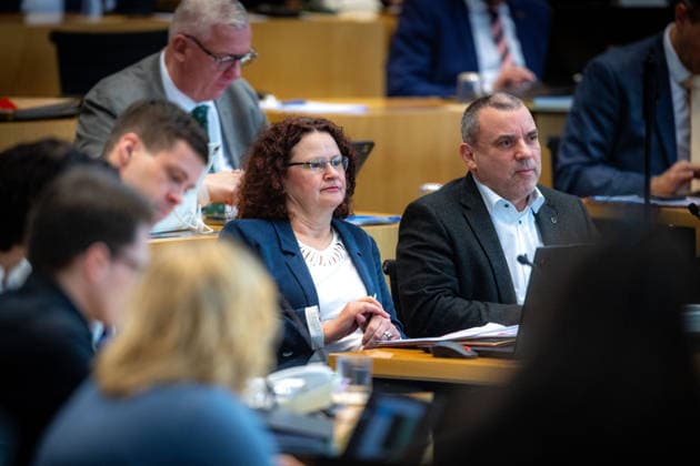 Erfurt , 260326 , Thuringian state parliament plenum , in the picture Sigrid Hupach and Stefan Wogawa BSW
