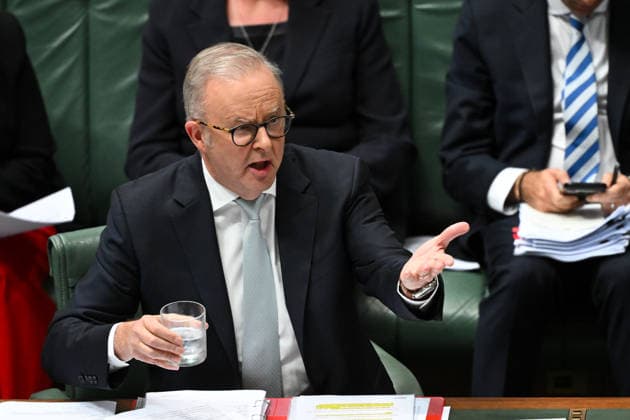 QUESTION TIME, Australian Prime Minister Anthony Albanese reacts during Question Time in the House of Representatives at Parliament House in Canberra, Wednesday, April 1, 2026. ( NO ARCHIVING CANBERRA AUSTRALIAN CAPITAL TERRITORY AUSTRALIA  Copyright: xLUKASxCOCHx 20260401143794018975