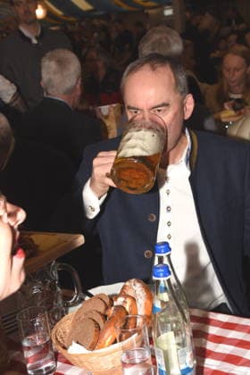 Hubert Aiwanger STV Ministerpraesident Nuremberg 04 04 2026 Volksfestplatz Nuremberg Volksfest Opening in the beer tent Papert Photo Nuremberg