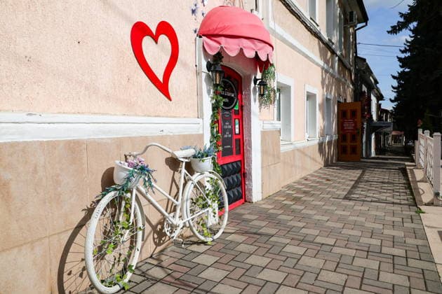 RUSSIA, STAVROPOL REGION - MARCH 31, 2026: A view of a cafe in Pyatigorsk Russia  - ZUMAt113 20260331_zaa_t113_487 Copyright: xDanilxKiselevx