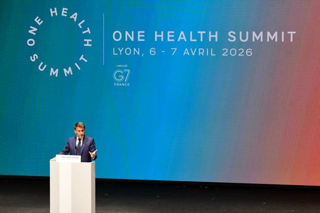 Emmanuel Macron President of the French Republic Speech by E Macron President of the French Republic , on the occasion of the opening session of the One Health Summit at the Cité Internationale de Lyon, on April 7, 2026 The French Head of State spoke with T A Ghebreyesus, Director-General of the World Health Organization From April 5 to 7, the city of Lyon, the French capital of health, will host the ninth One Planet Summit, dedicated to the One Health approach, which takes into account the interdependence between human, animal and environmental health, and thus enables better prevention and treatment of diseases. The Summit will also be an opportunity to advance the reform of the global health system to make it more resilient, Romain Do  Copyright: xRomainxDoucelinx xBestimagexRomainxDoucelinx xBestimagex