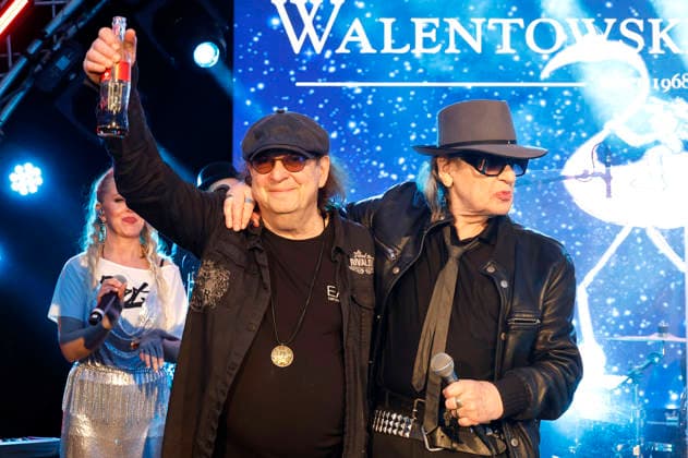 Jean Jacques Kravetz and Udo Lindenberg at the opening of the exhibition Keine Panik in Werl Das Udo Lindenberg Universum at the Walentowski Galerien Werl, 11 04 2026 Foto:xT.xSchröerx xFuturexImagex lindenberg_6489