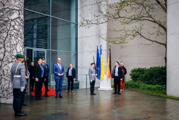 Friedrich Merz CDU , Federal Chancellor, receives Volodymyr Zelensky, President of Ukraine, at the Federal Chancellery during the German-Ukrainian intergovernmental consultations in Berlin, 14 04 2026 Berlin Germany Copyright: xFelixxZahnx