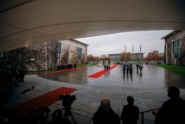 Friedrich Merz CDU , Federal Chancellor, receives Volodymyr Zelensky, President of Ukraine, at the Federal Chancellery during the German-Ukrainian intergovernmental consultations in Berlin, 14 04 2026 Berlin Germany Copyright: xFelixxZahnx