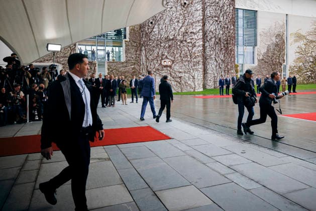 Friedrich Merz CDU , Federal Chancellor, receives Volodymyr Zelensky, President of Ukraine, at the Federal Chancellery during the German-Ukrainian government consultations in Berlin, 14 04 2026 Berlin Germany Copyright: xFelixxZahnx